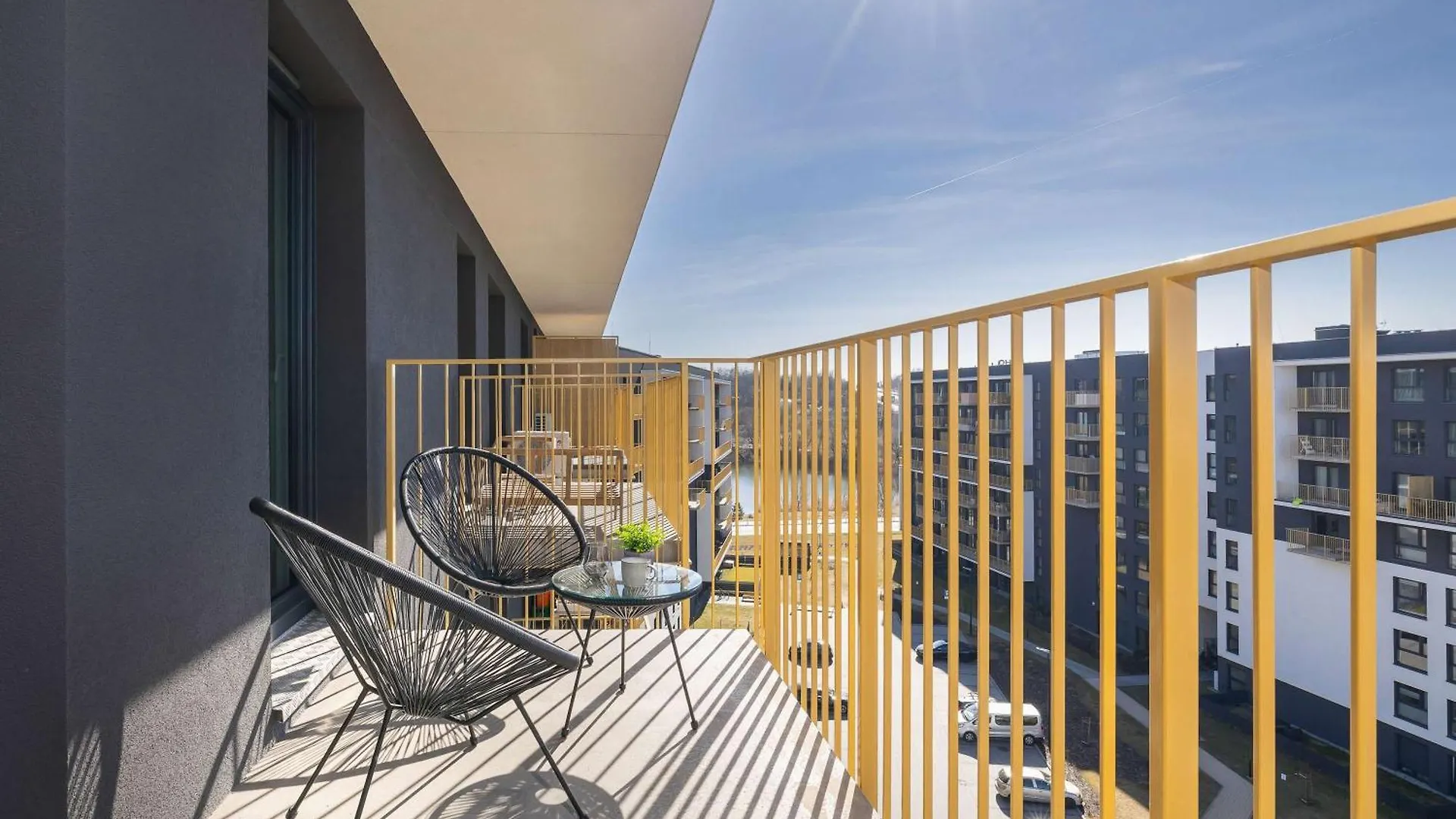 Jasny Apartament Z Umeblowanym Balkonem W Krakowie Blisko Stawu By Noclegi Renters Apartment Krakow