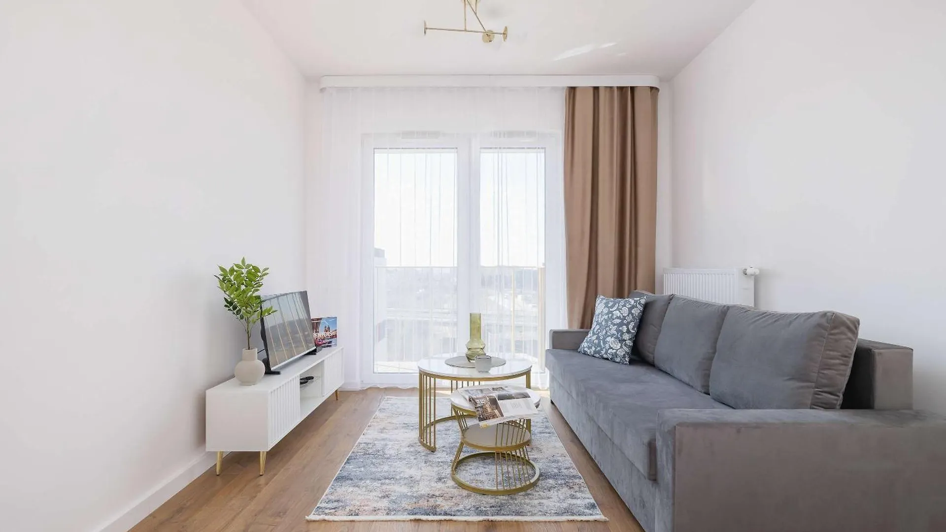 Apartment Jasny Apartament Z Umeblowanym Balkonem W Krakowie Blisko Stawu By Noclegi Renters